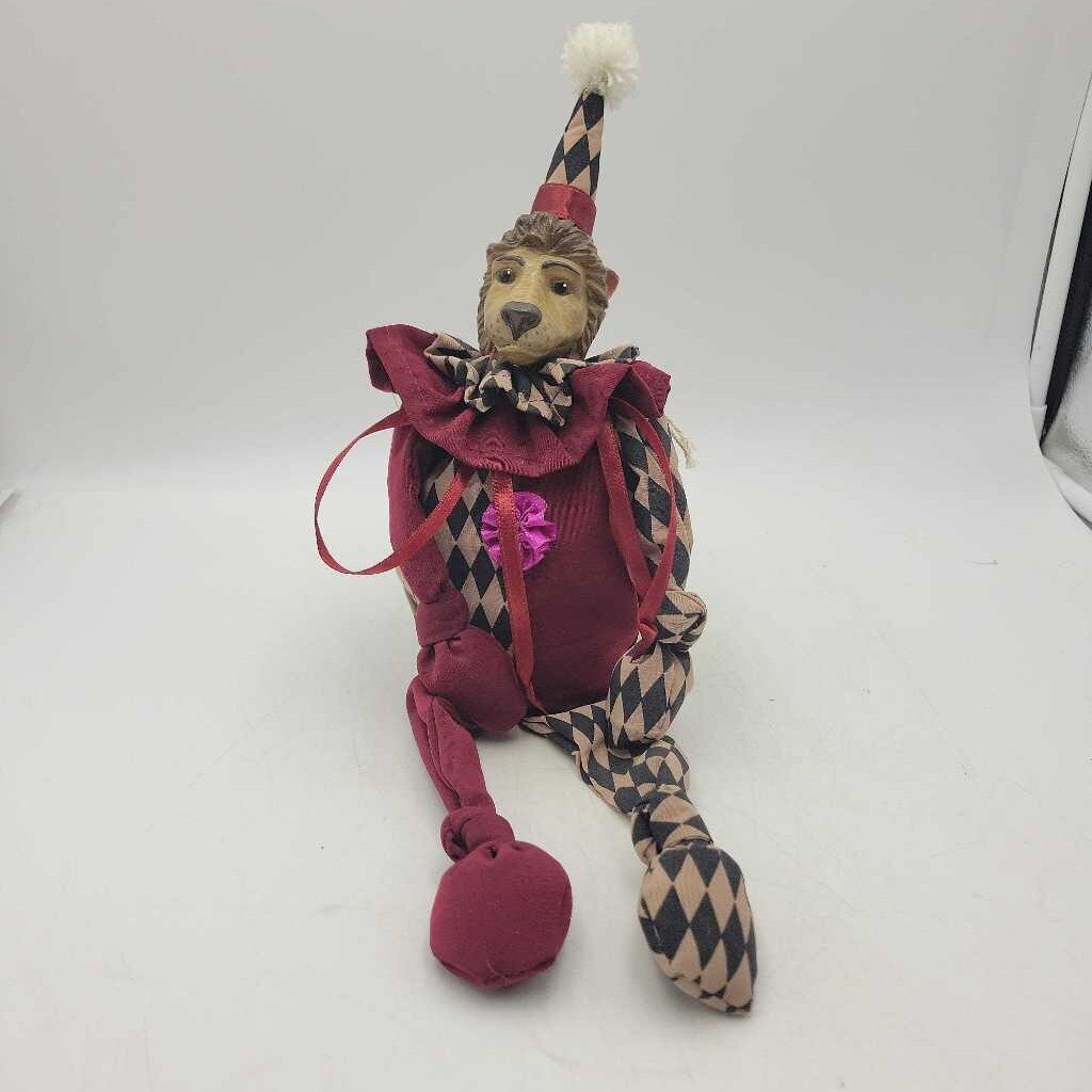 Wayne Kleski Lion with Tag, Fabric Body Resin Head (TWS)