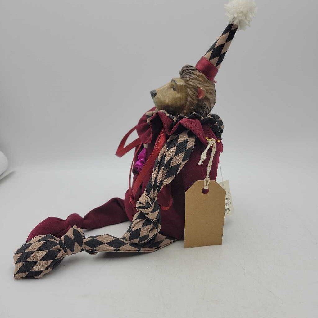 Wayne Kleski Lion with Tag, Fabric Body Resin Head (TWS)