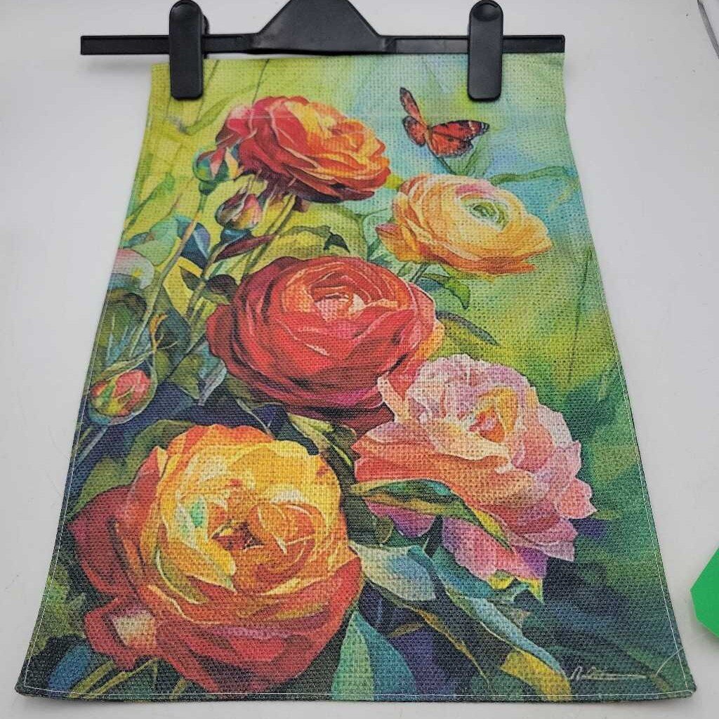 640 Garden Flag (Roses and Butterfly) SS