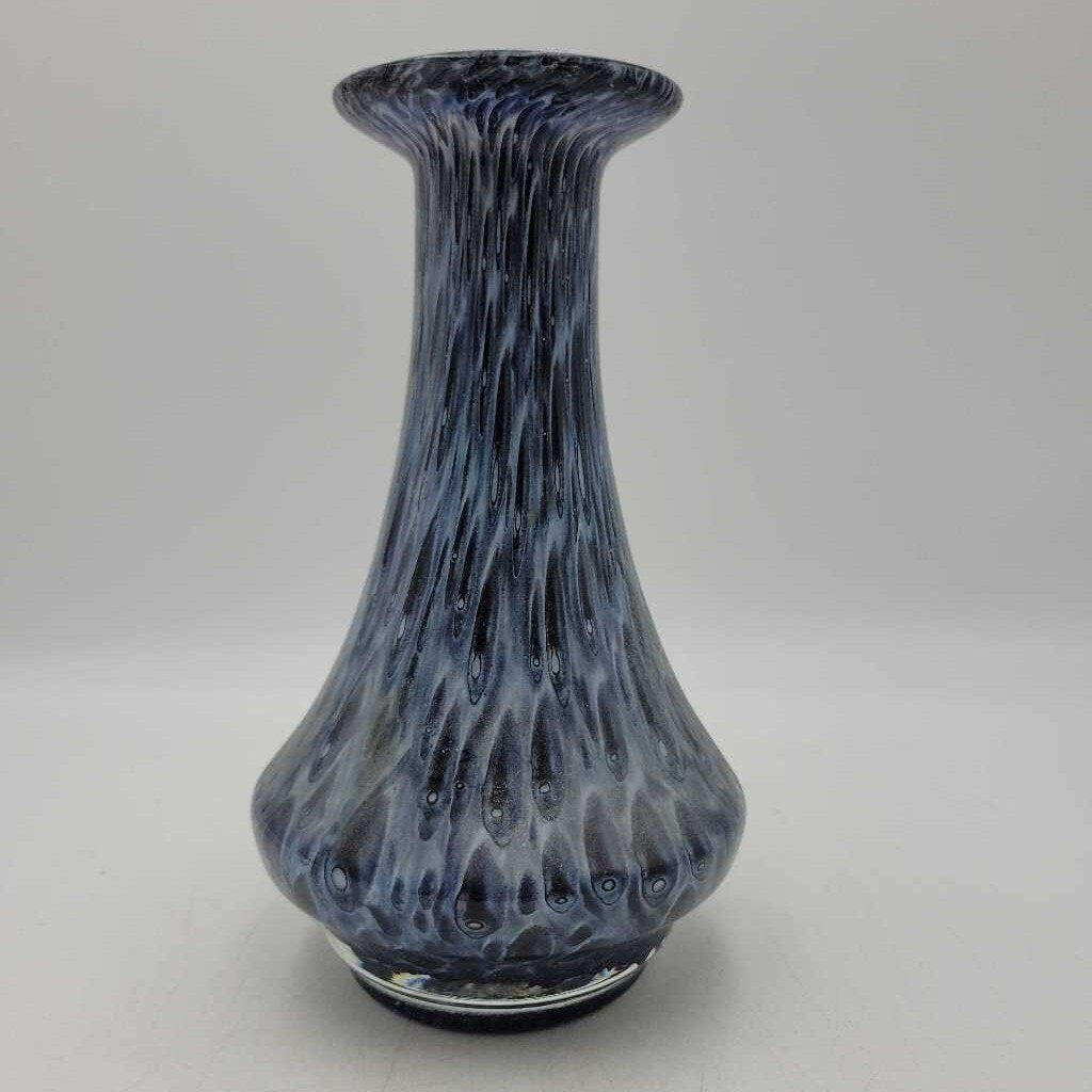 Modelled blue Polish art glass vase (SBG)