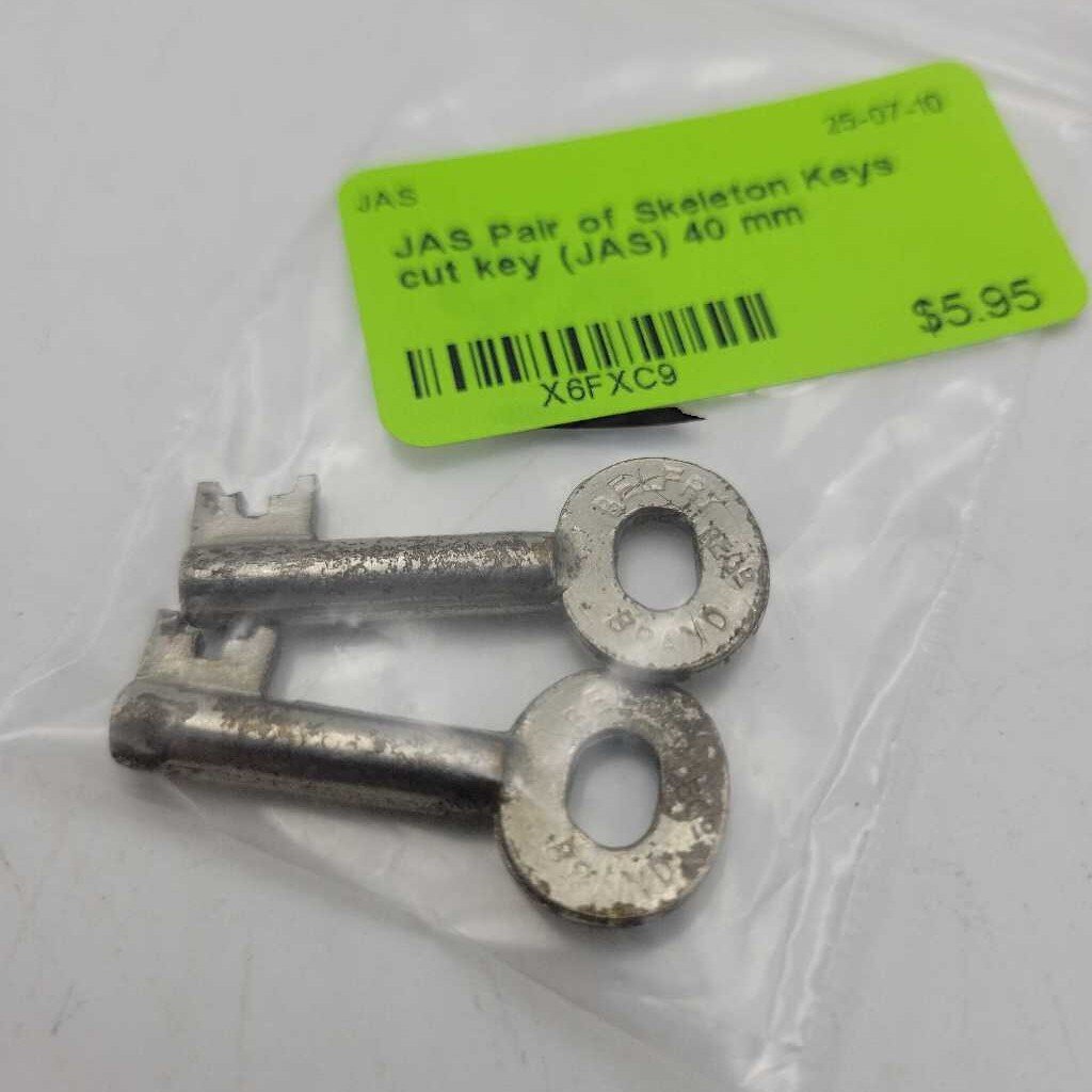 Pair of Skeleton Keys cut key (JAS)
