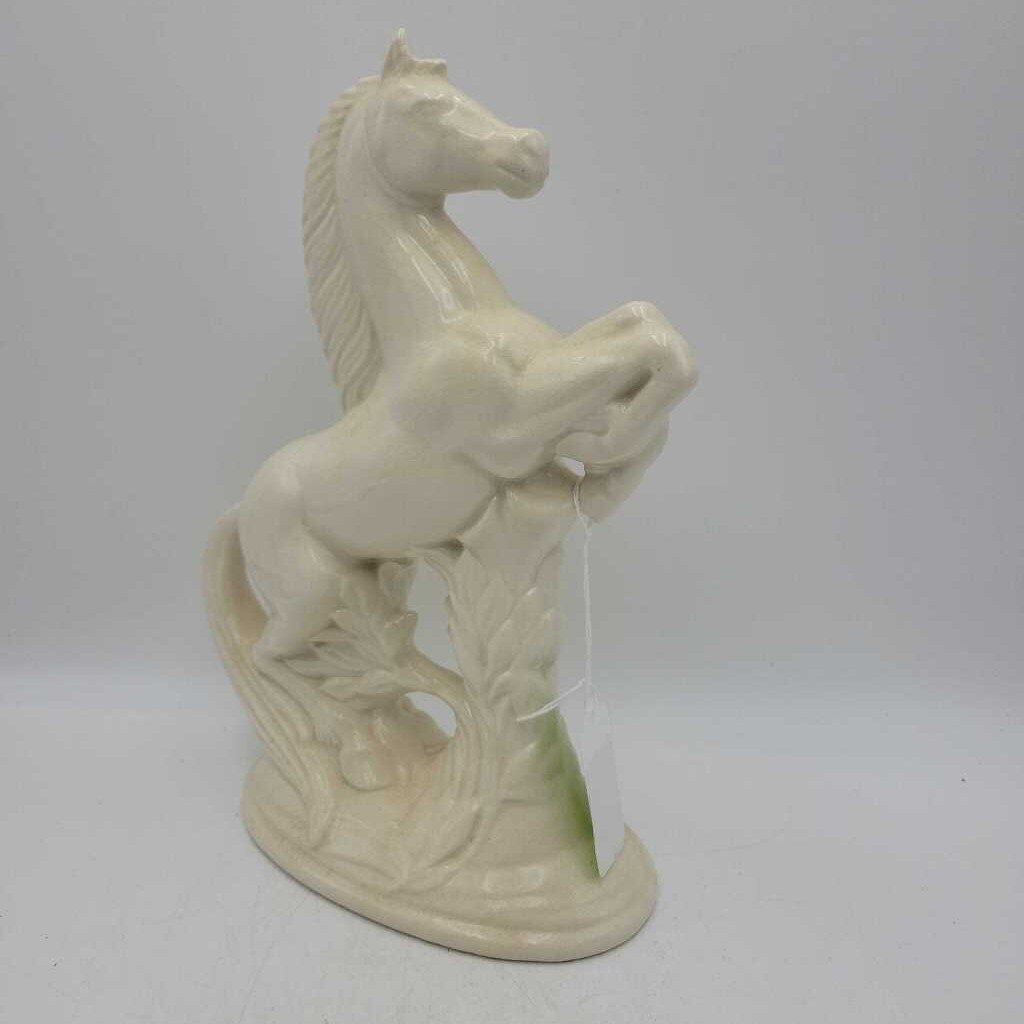 Vintage Ceramic Horse figure (DEB)