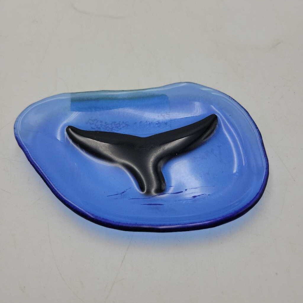 Small Whale Tail Art Glass dish Signed (DEB)