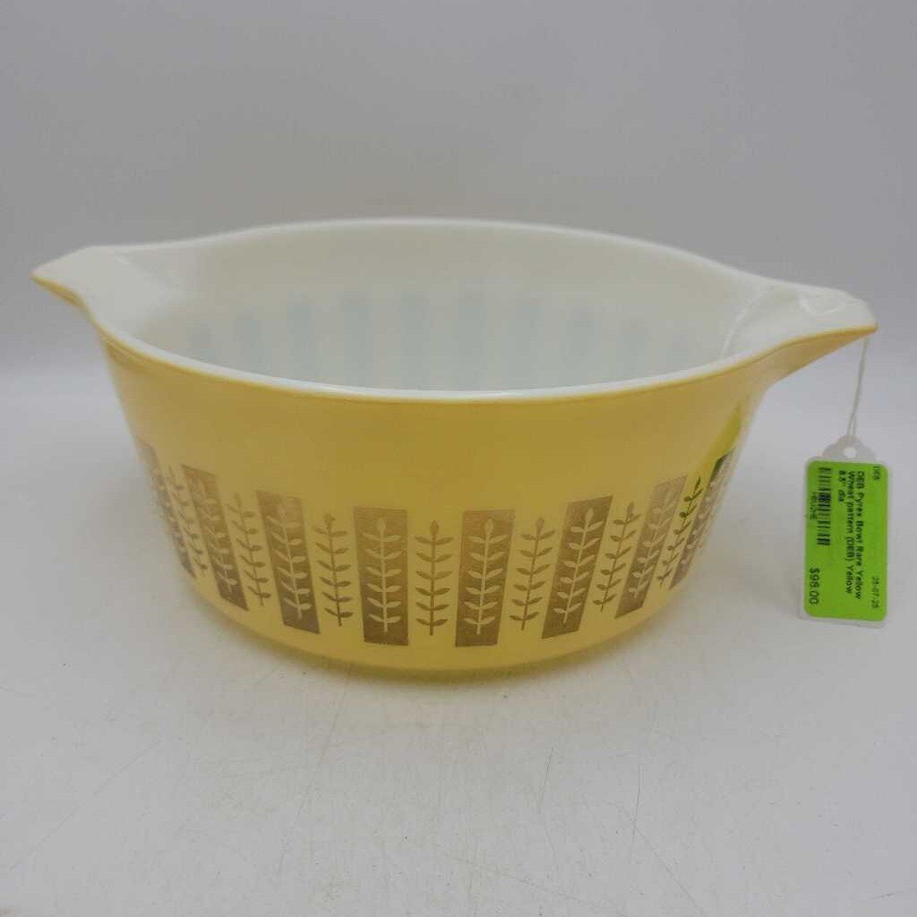 Pyrex Bowl Rare Yellow Wheat pattern (DEB)