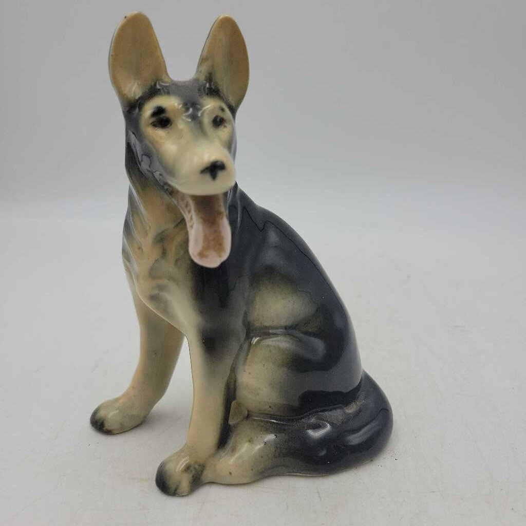 Japan made "German Sheppard" Dog (YVO) (507)