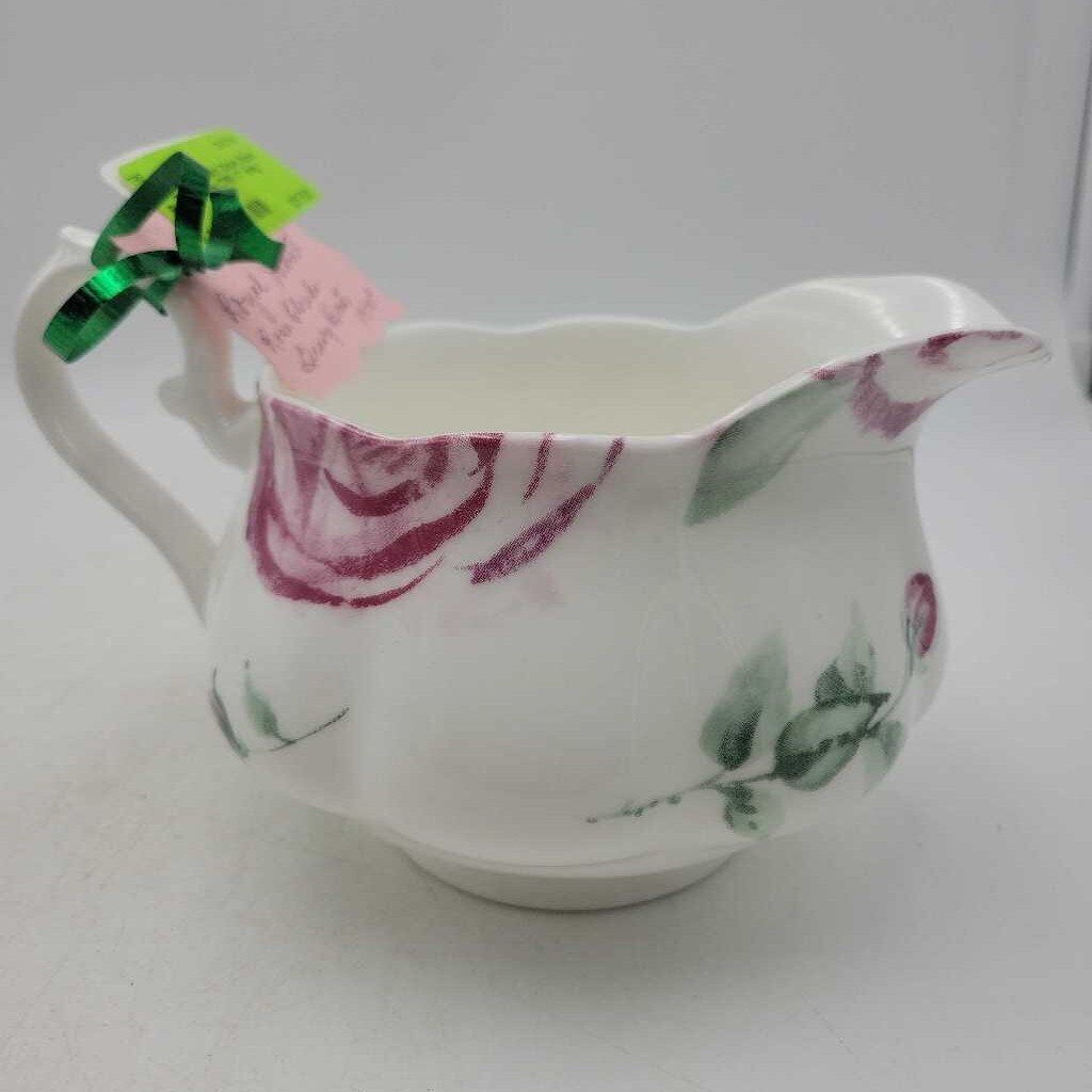 Royal Albert Gravy Boat Rose Clouds (TRE)