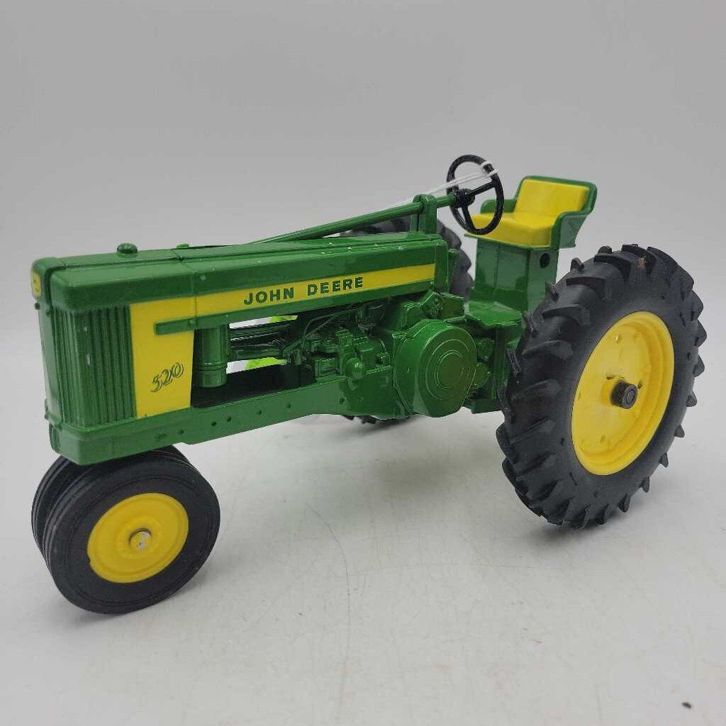 John Deere Tractor 520 Ertl Model (RAE)