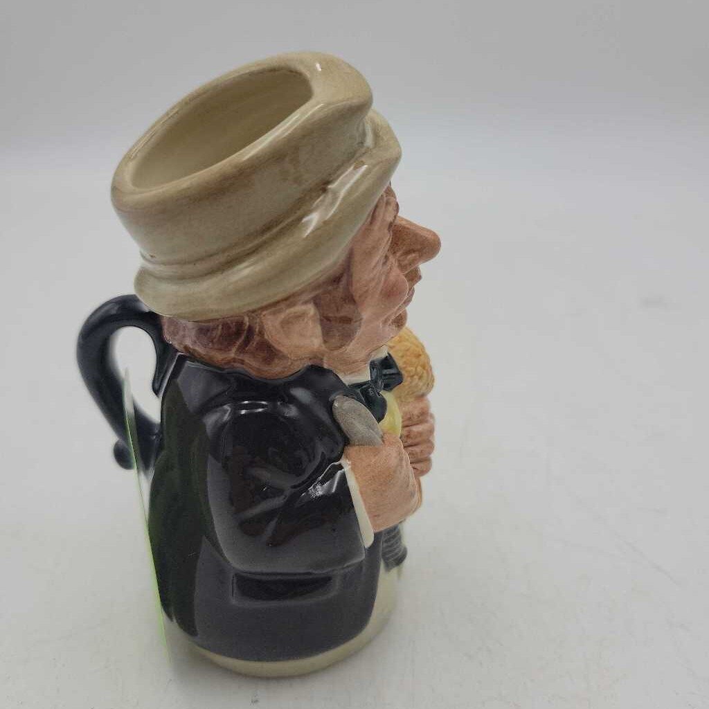 Royal Doulton Character Mug "The Farmer" D6701