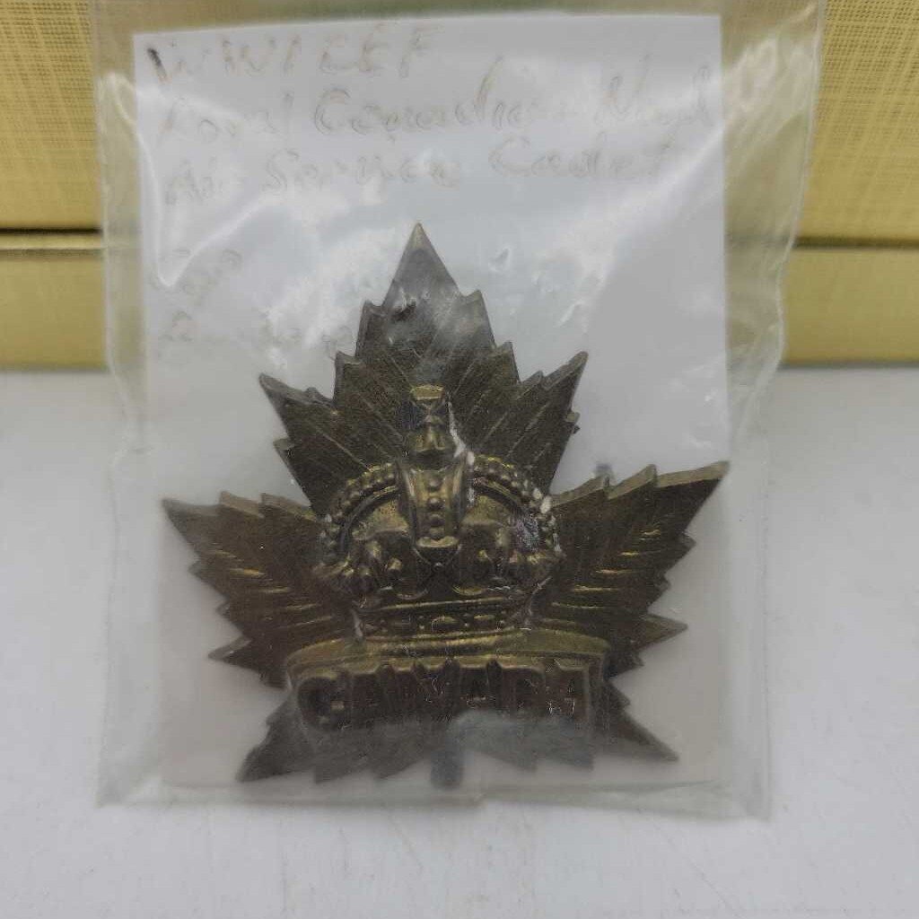 WW1 CEF Canada Cadet Cap Badge (JL) war memorabilia