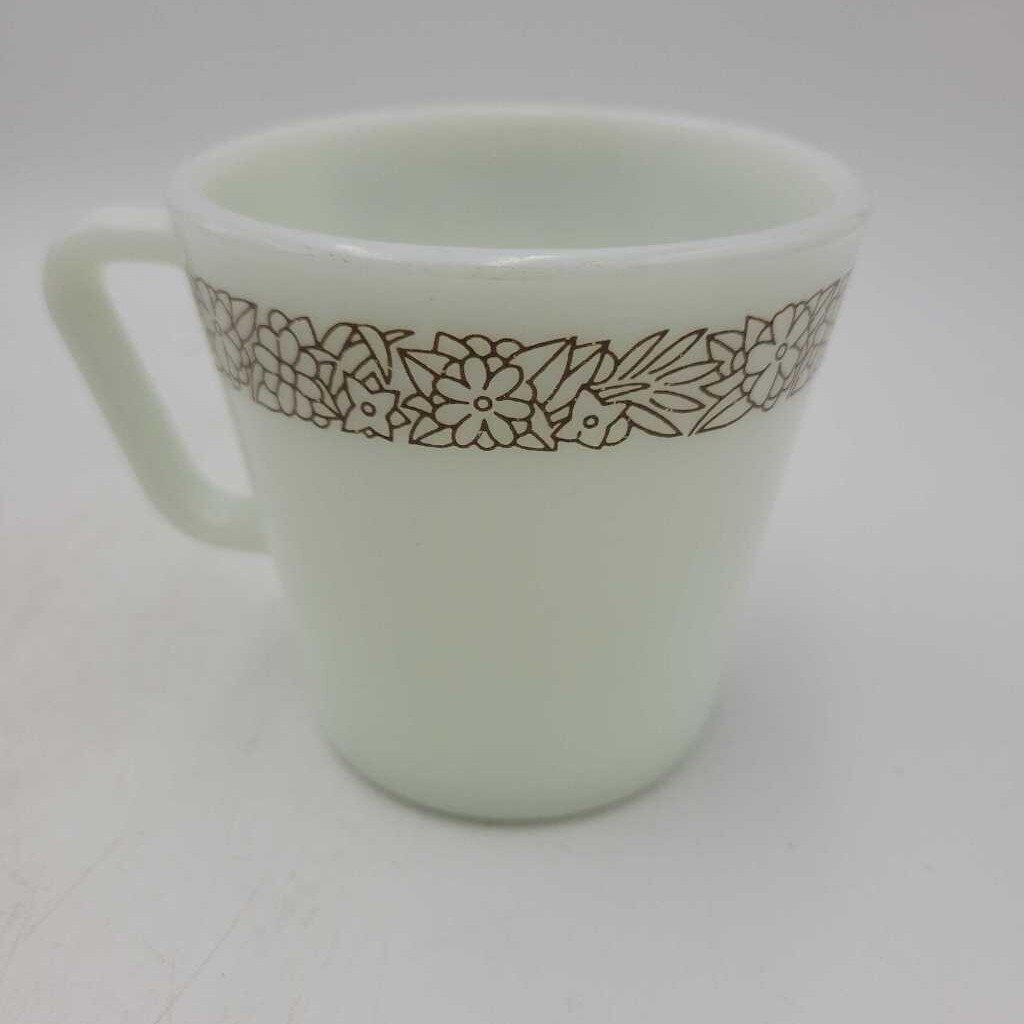 Pyrex Milk Glass mug (TRE)