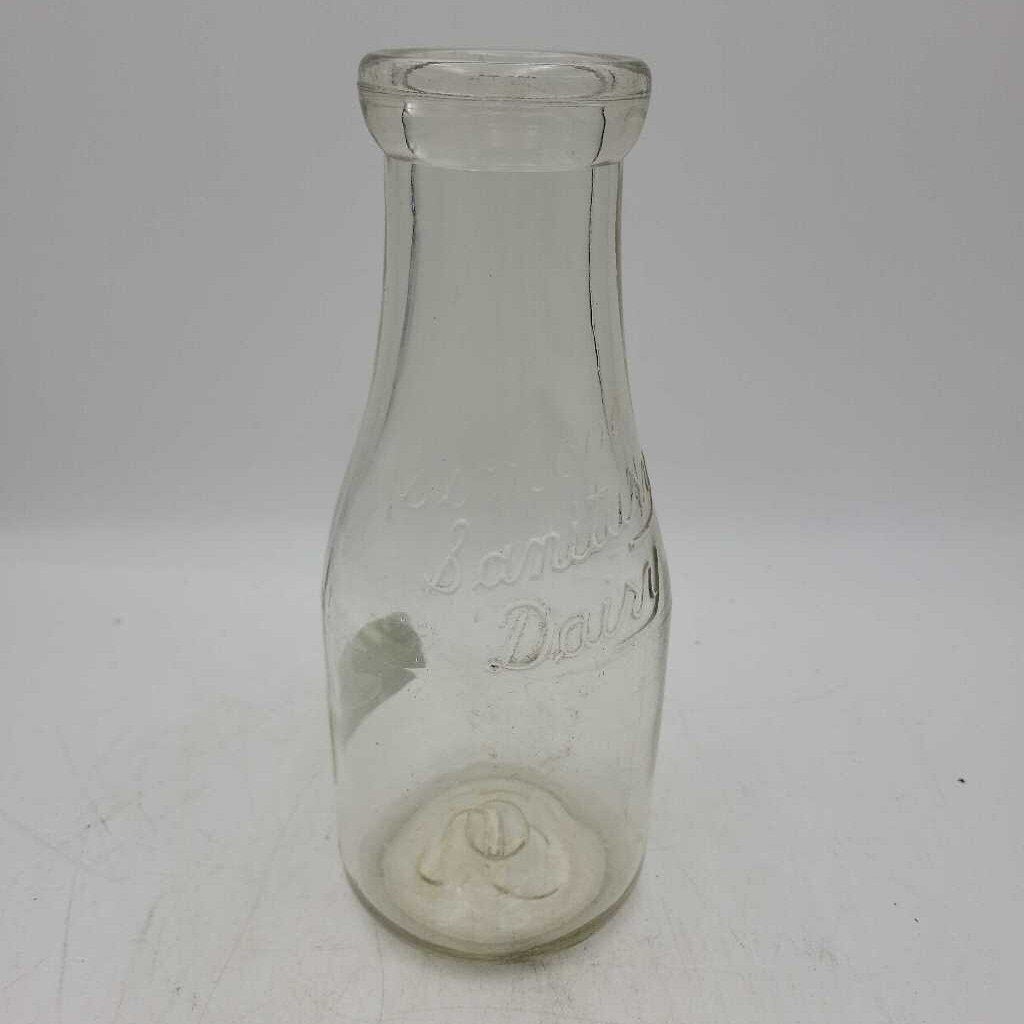 Simcoe Sanitary Dairy milk bottle (LIND)