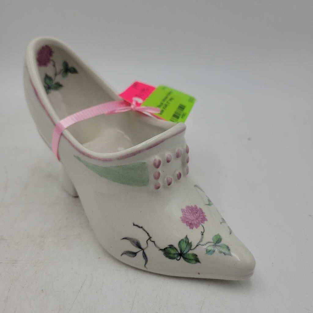 Royal Winton Pottery Shoe (KAR)