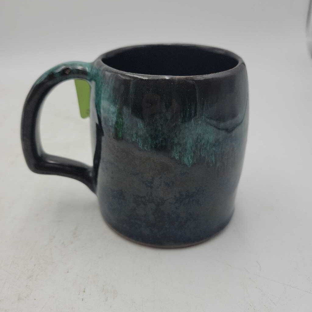Canada Pottery Mug (RHA)