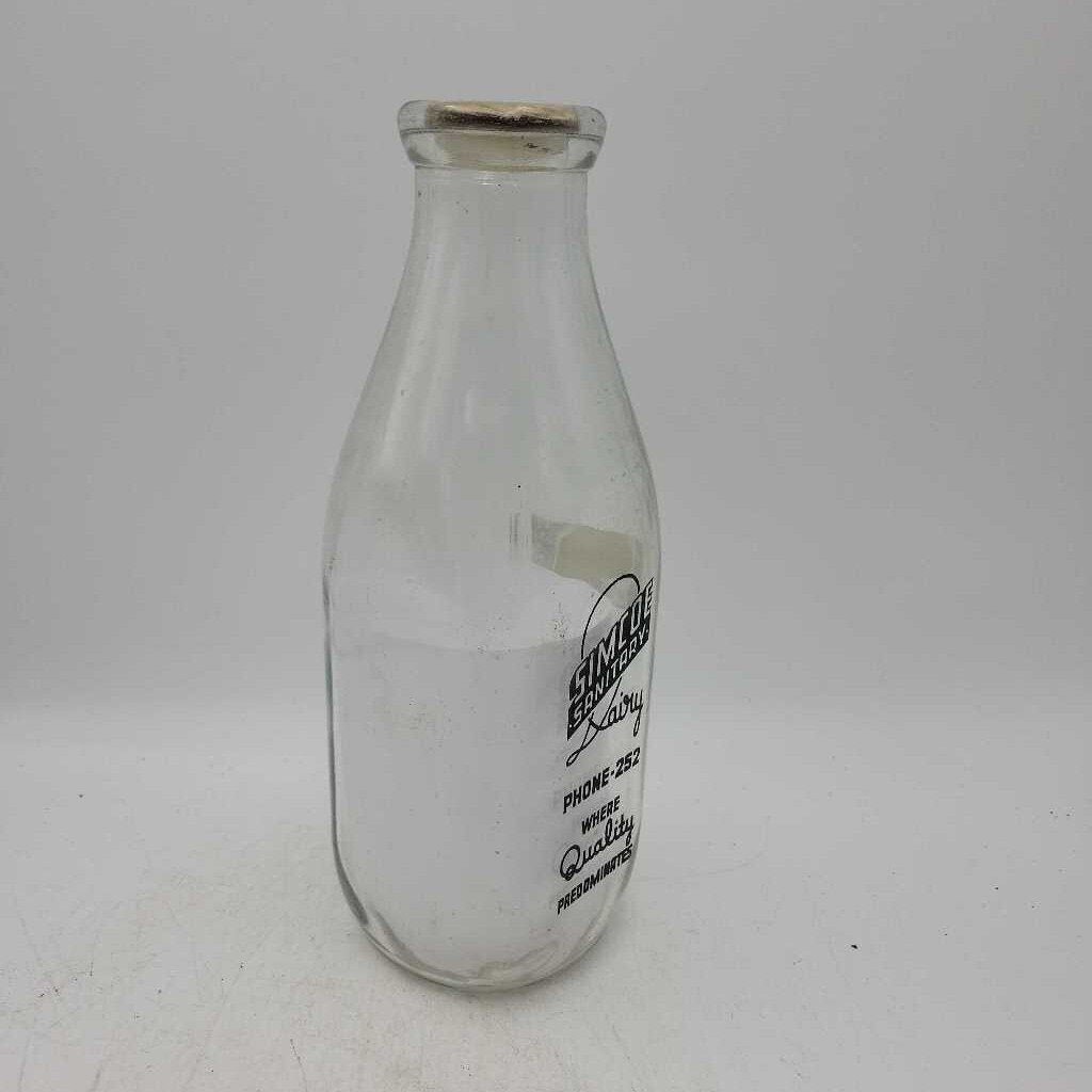 Simcoe Sanitary Dairy Quart milk Bottle (DR)