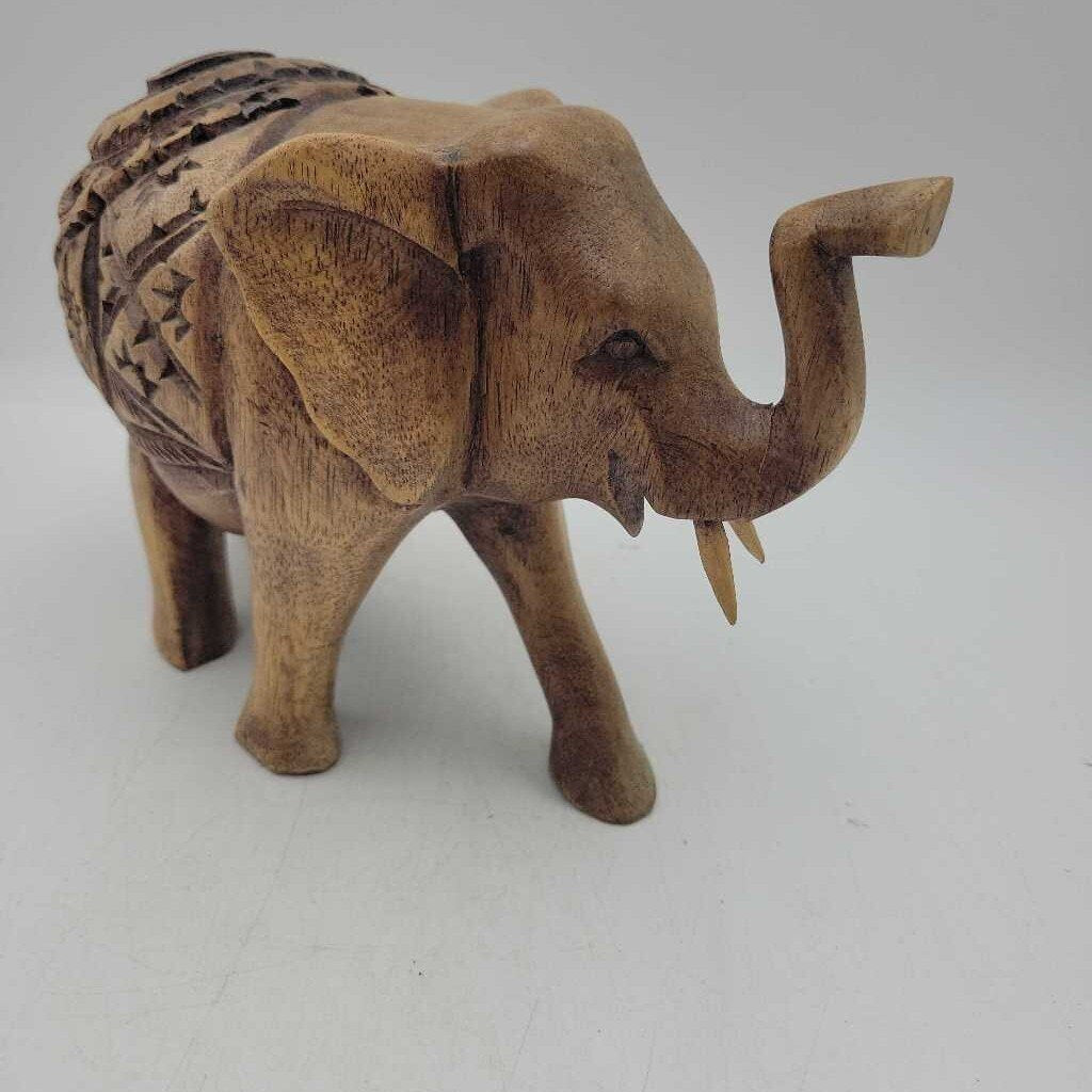 Wooden Elephant carving (GBZ)