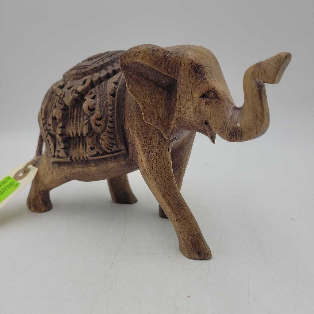 baby elephant Wooden carving (GBZ)