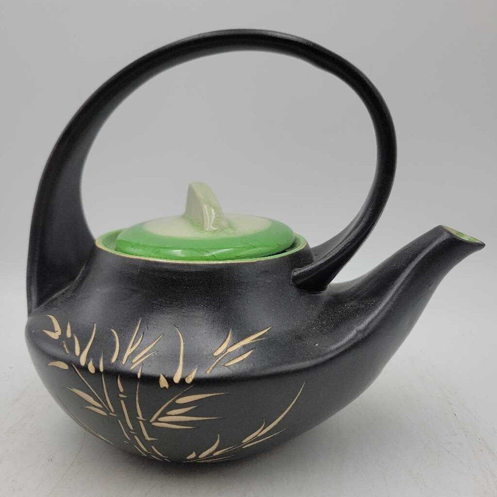 Beautiful pottery glazed Teapot JR (NUR)