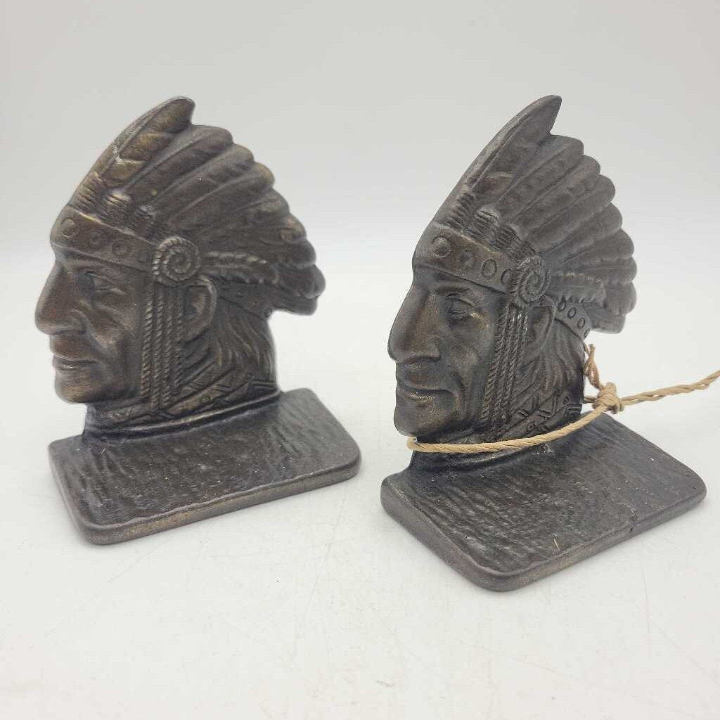 Early Hubley Indian Chief Bookends (M2) 610