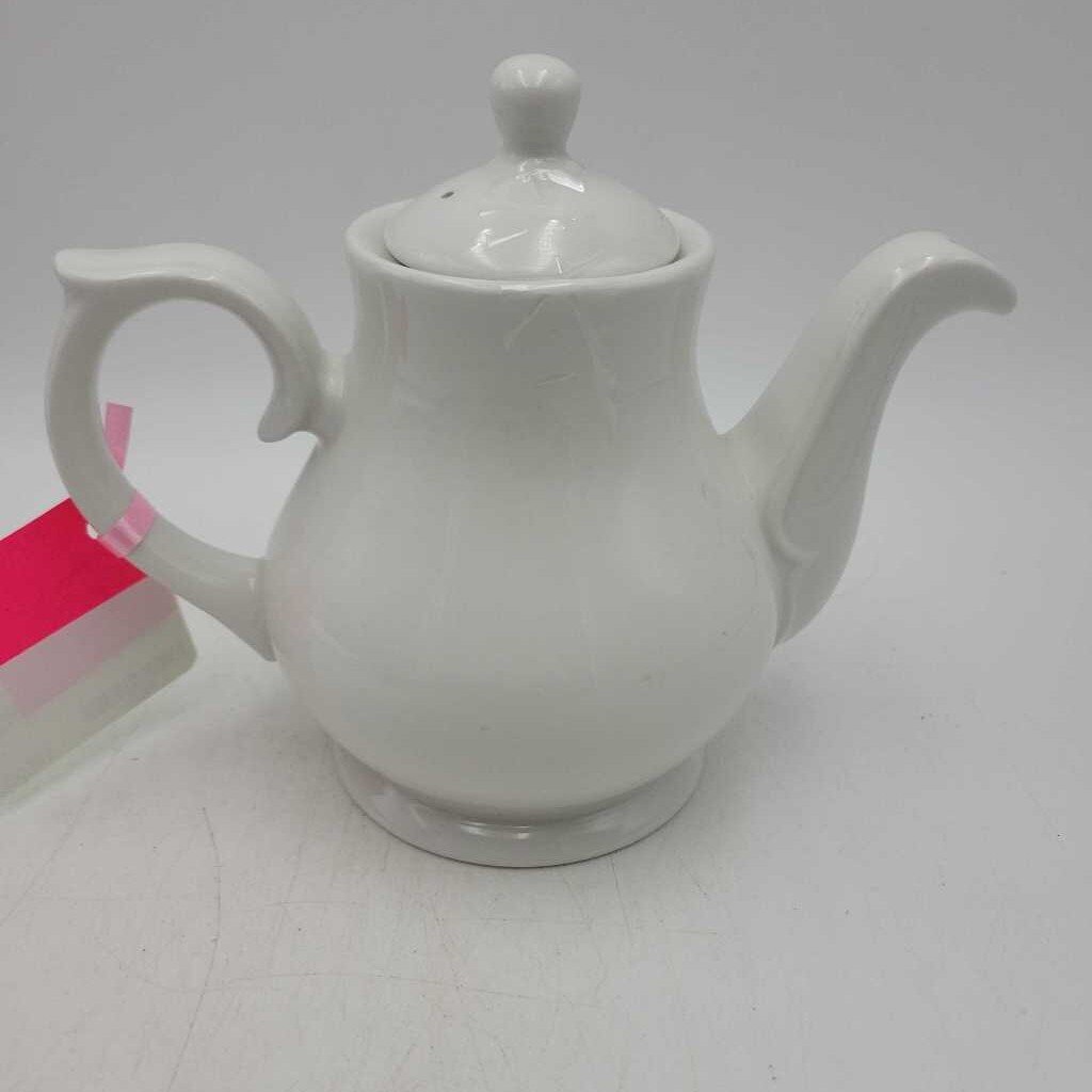 Churchill Pottery England Tea Pot (KAR)