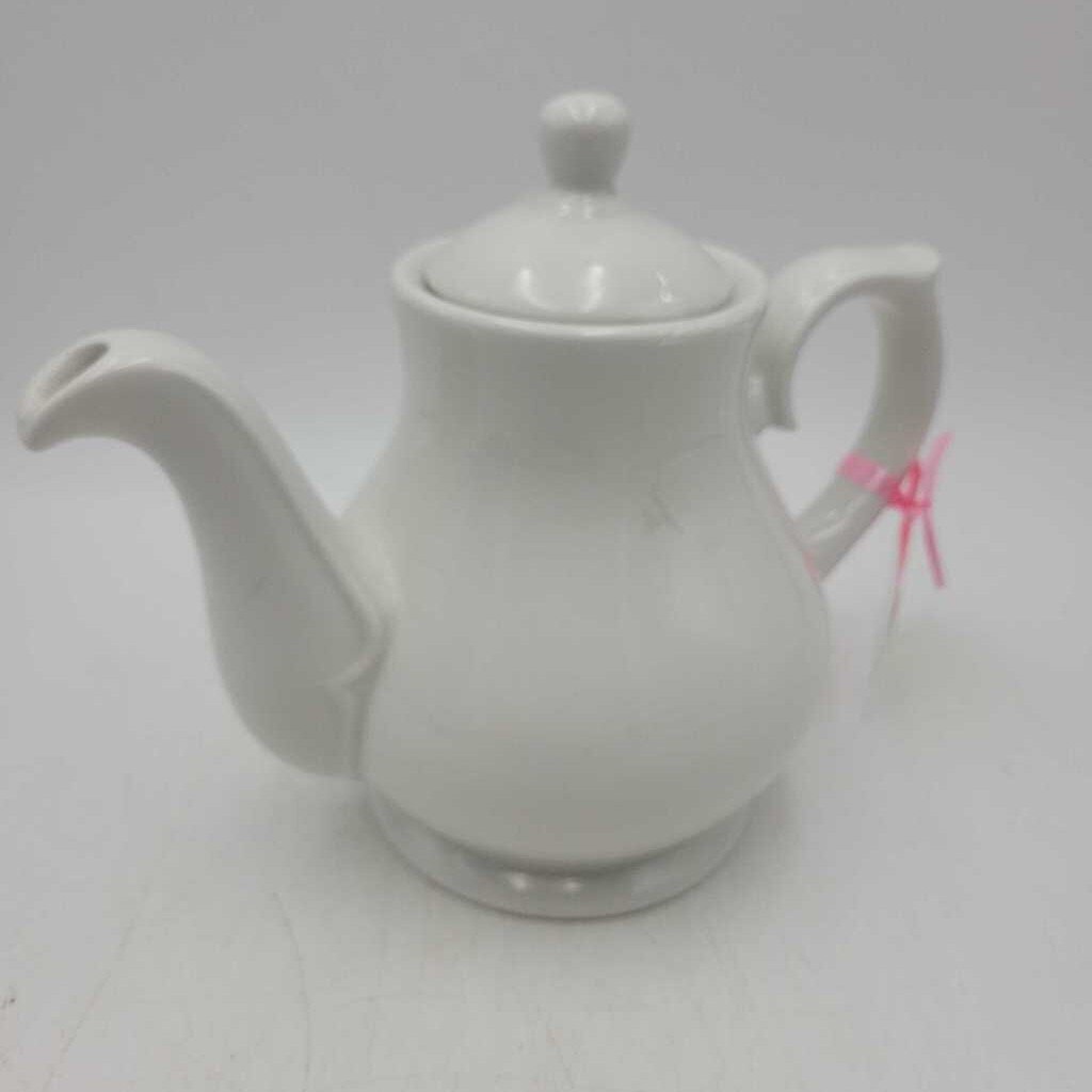 Churchill Pottery England Tea Pot (KAR)