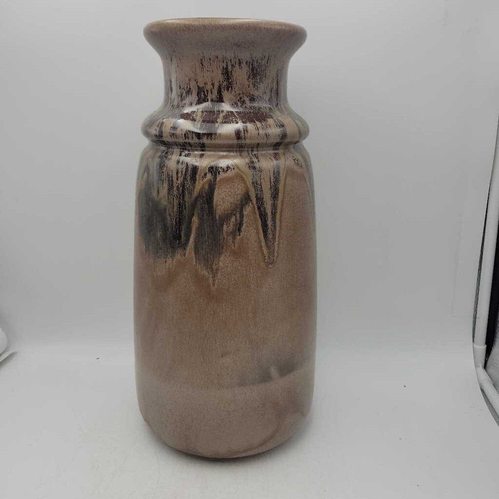 Blue Mountain Pottery Large Vase (DMG) 9691