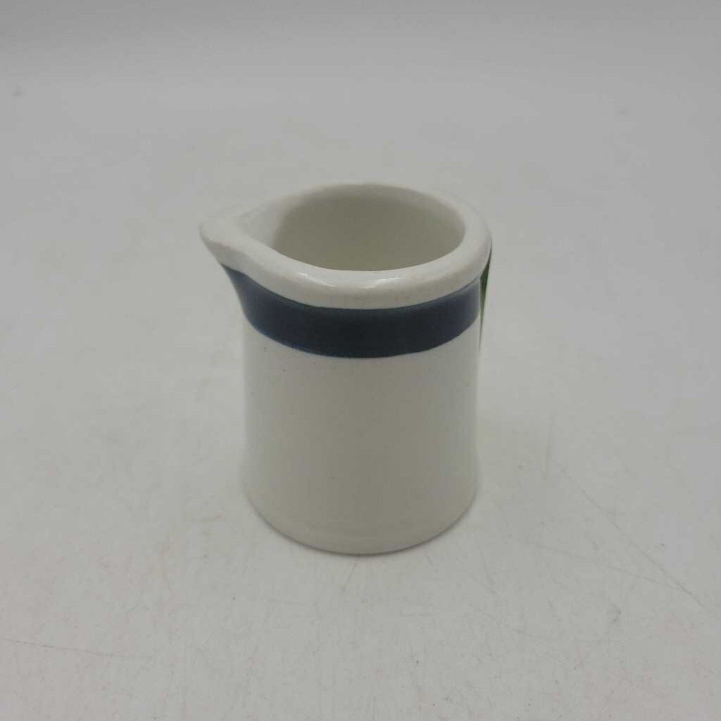Small restaurant creamer (JAS)