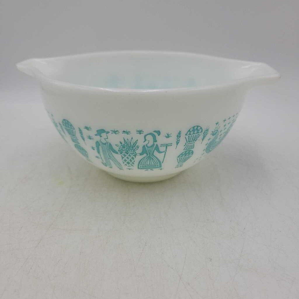 Pyrex Turquoise Amish Butterprint 1 1/2 Pint Mixing Bowl (BG)