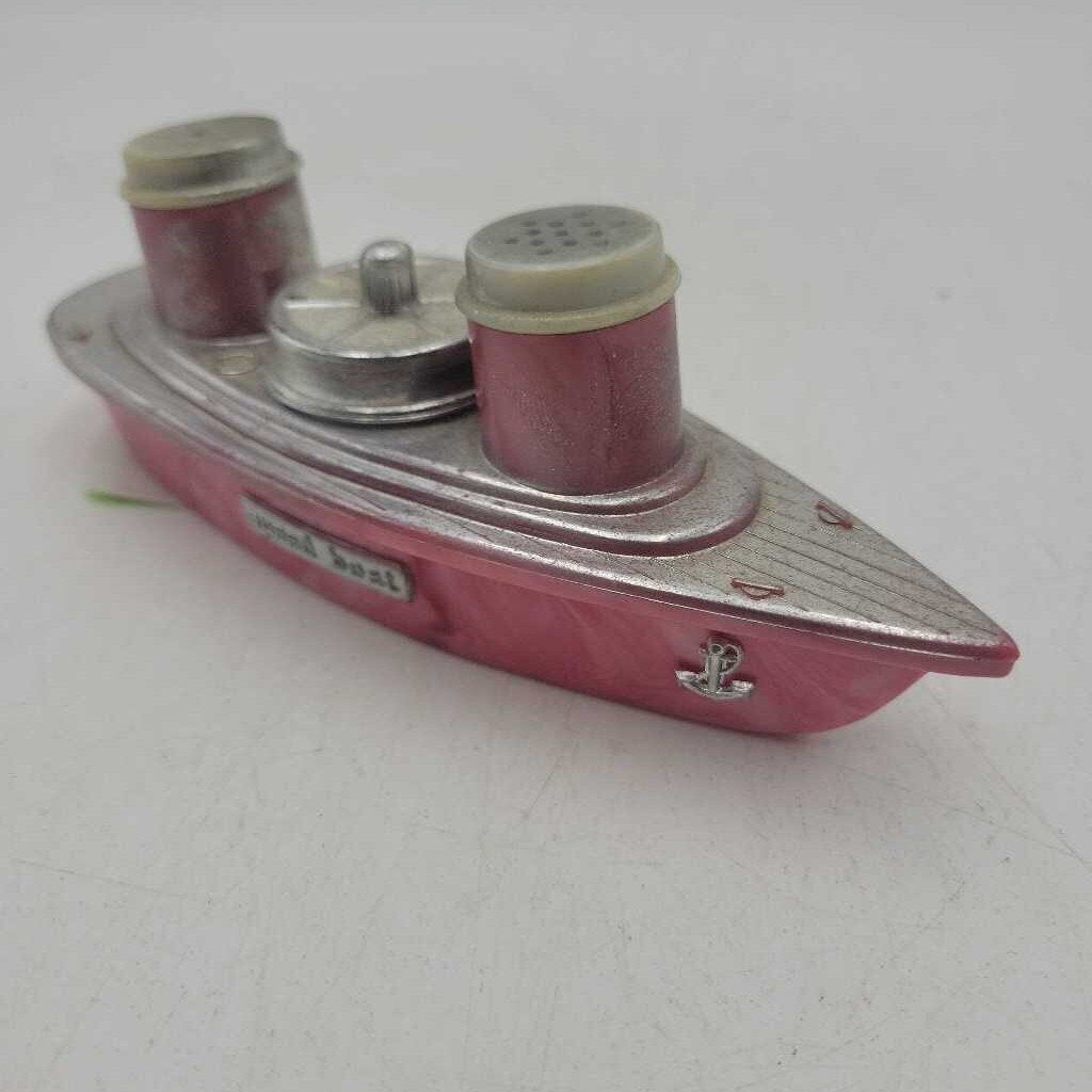 Speed Boat Salt and Pepper (JAS)