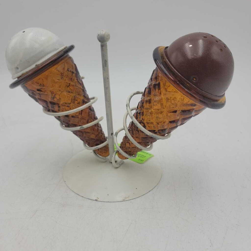 Ice cream cone Salt and Pepper (JAS)