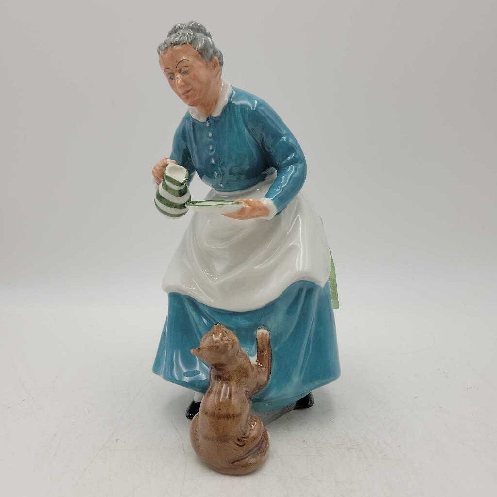 Royal Doulton "The Favorite" HN2349 (YVO) (509)