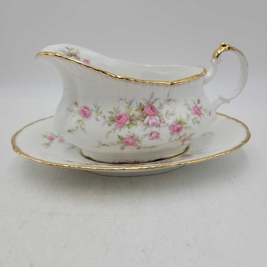 Paragon "Victoriana Rose" Gravey Boat and Plate (YVO) (509)