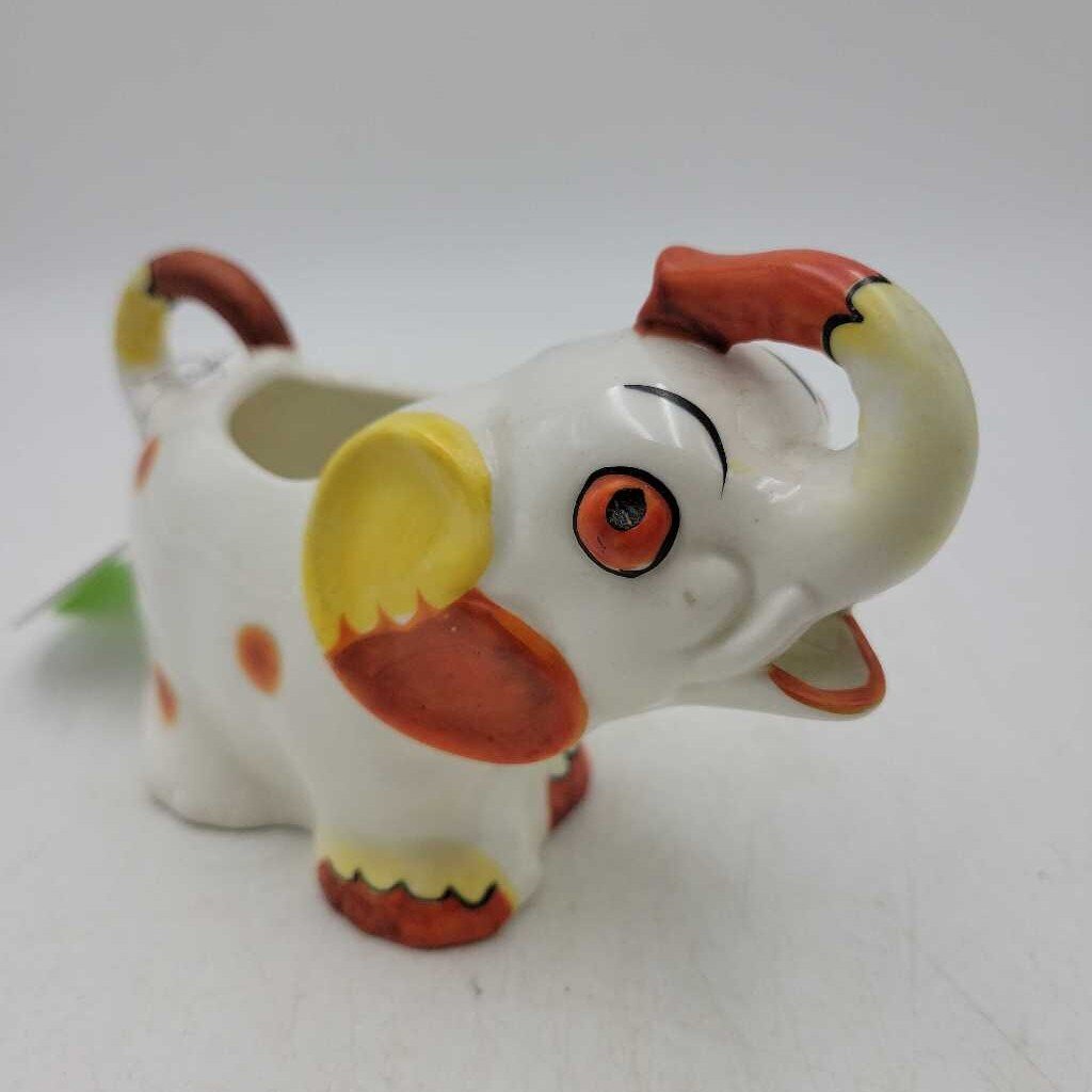 Vintage Elephant Niagara Falls Souvenir Creamer (JH49)