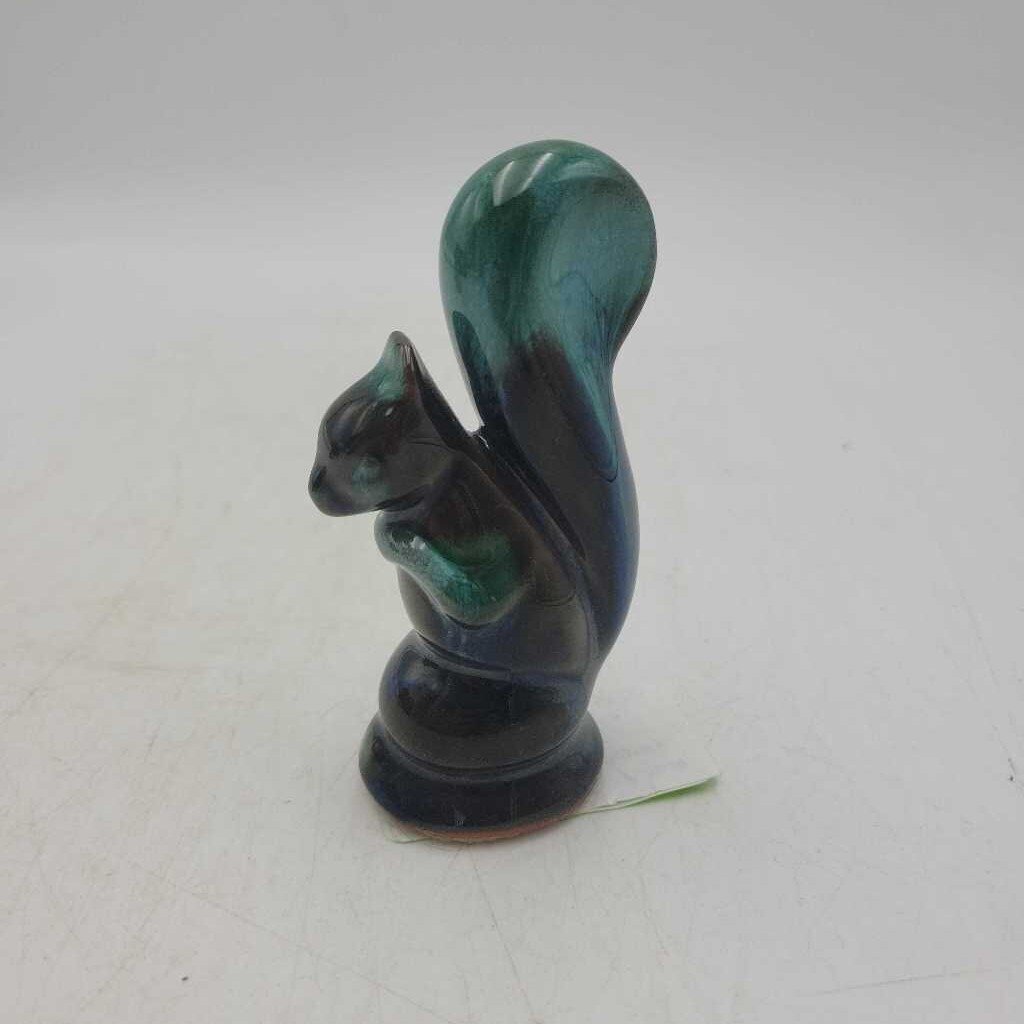 Squirrel-Blue Mountain Pottery (LLL)