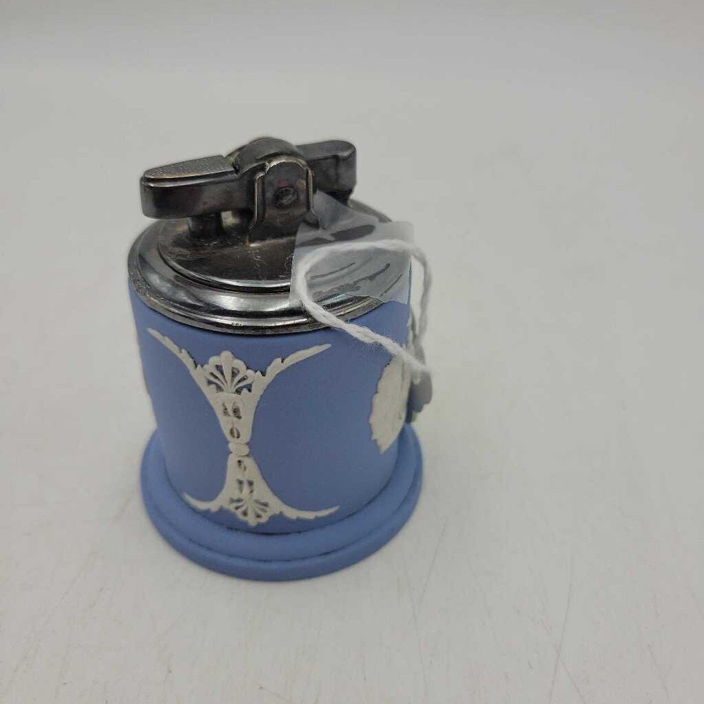 Wedgewood England Pottery Table lighter (DEB)