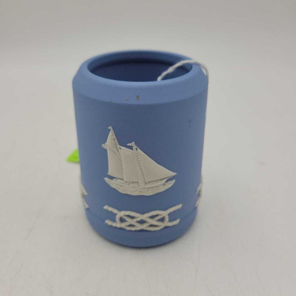 Wedgewood England Pottery Cigarette holder (DEB)