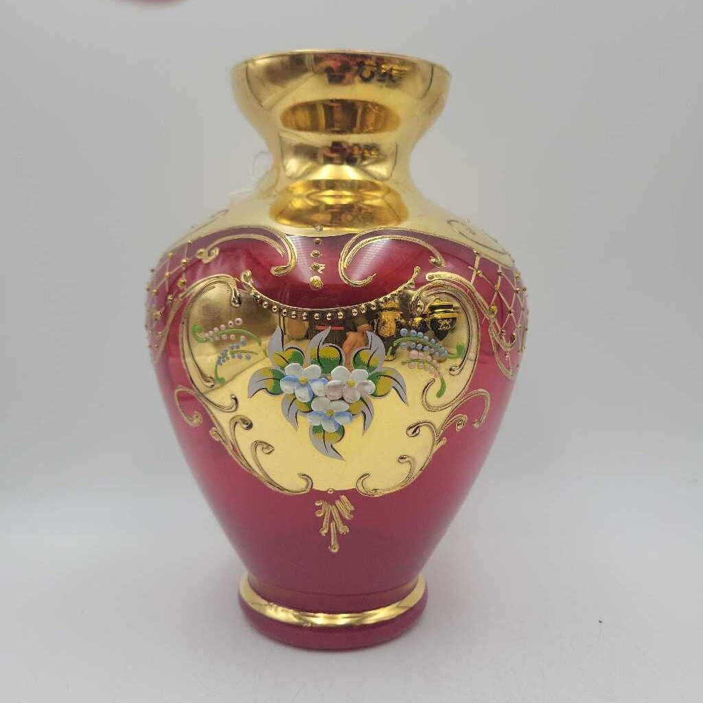 Vintage Czechoslovakian Bohemian vase (DEB)