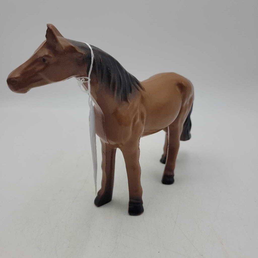 Metal Horse Figure (BS)