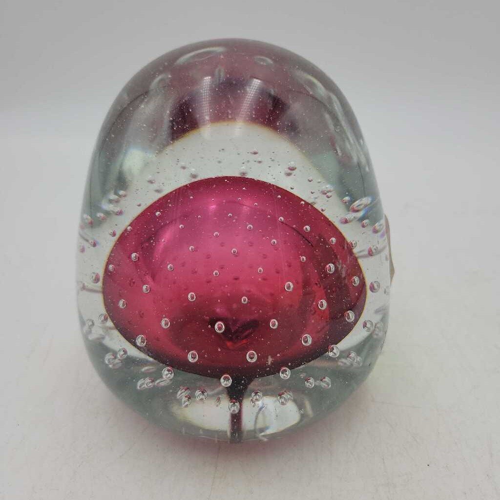 Cranberry paperweight (LIND)