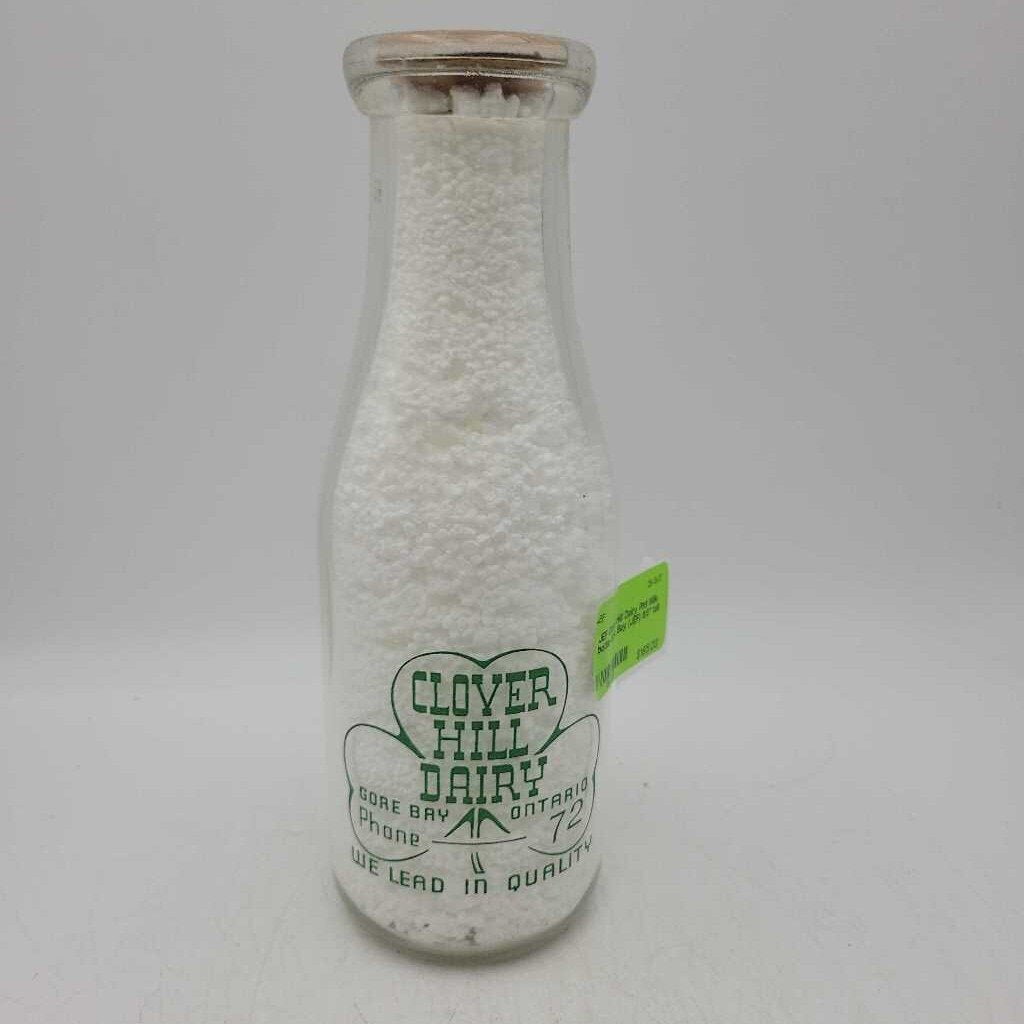 Clover Hill Dairy Pint Milk bottle Gore Bay (JEF)