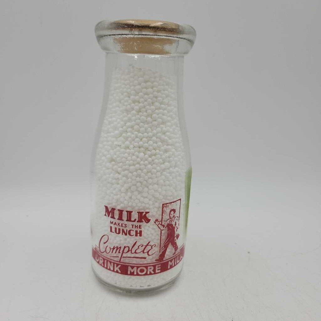 Lee Grills Belleville Dairy half Pint Milk bottle (JEF)