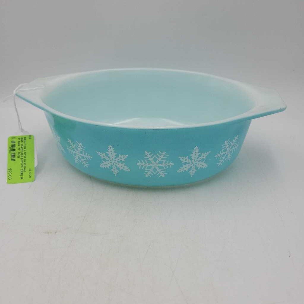Pyrex Oval Casserole dish snowflake pattern (DEB) # 31