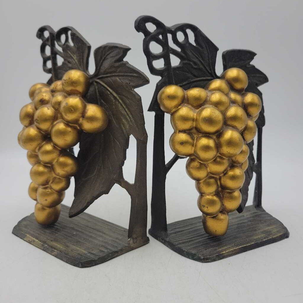 Grape metal Bookends (LIND) N050