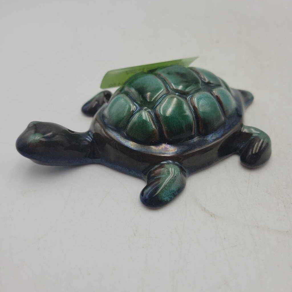 Blue mountain Pottery turtle (KEN)