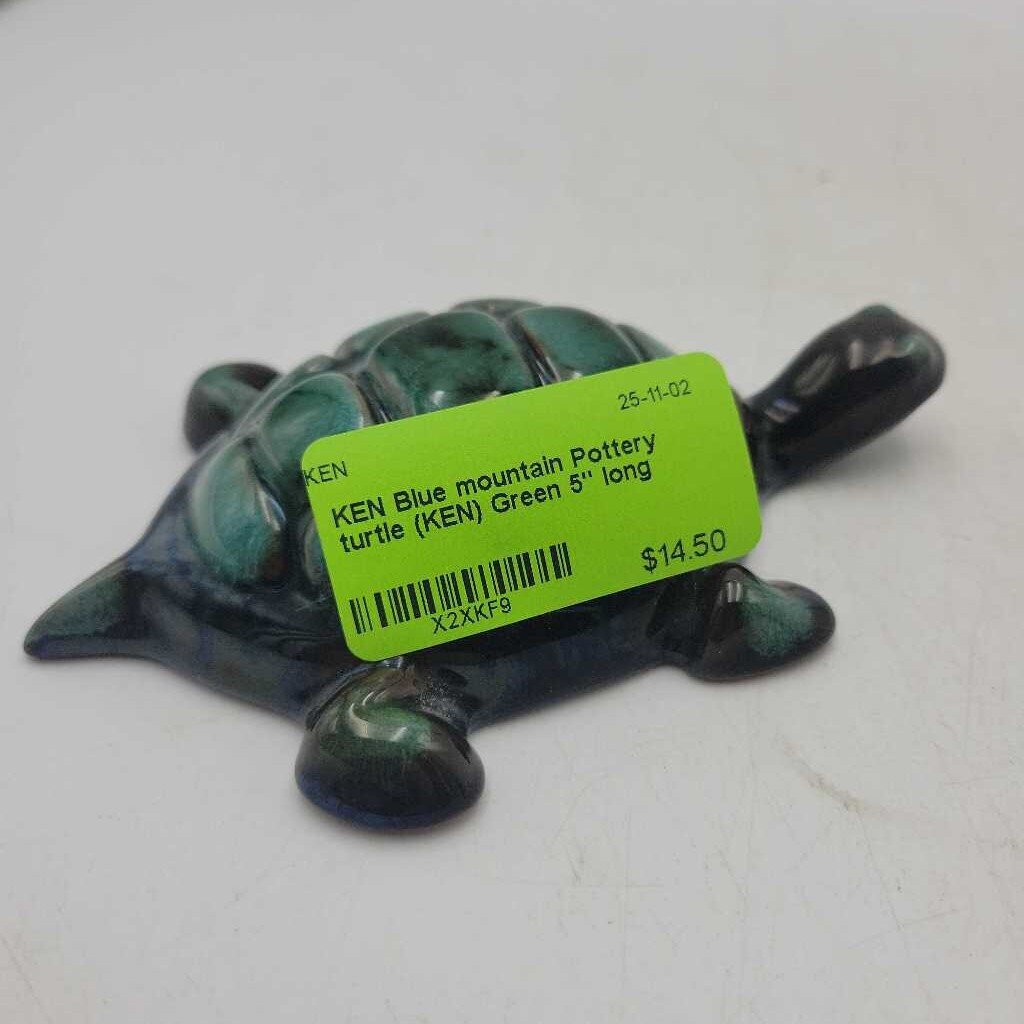 Blue mountain Pottery turtle (KEN)