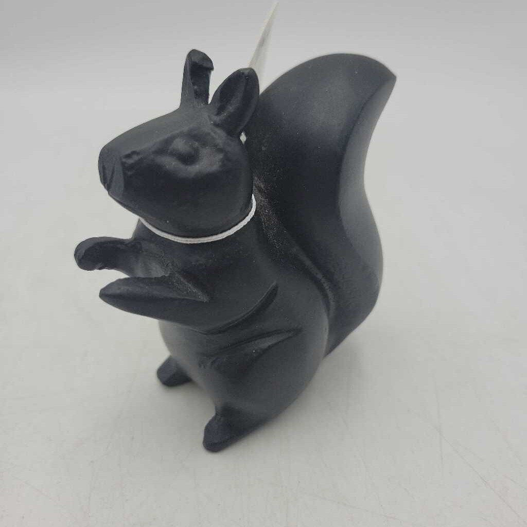 Black Squirrel Figurine (JL)
