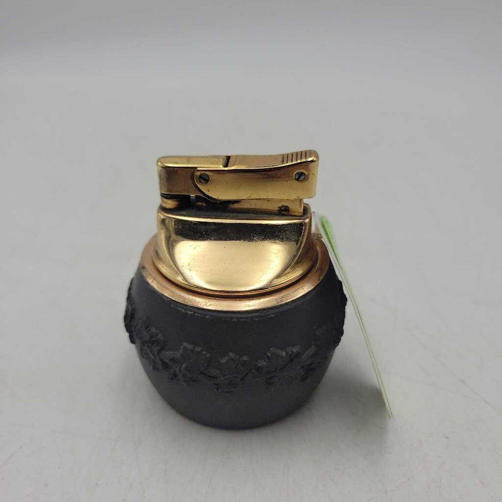 Wedgwood Table Lighter (JL)