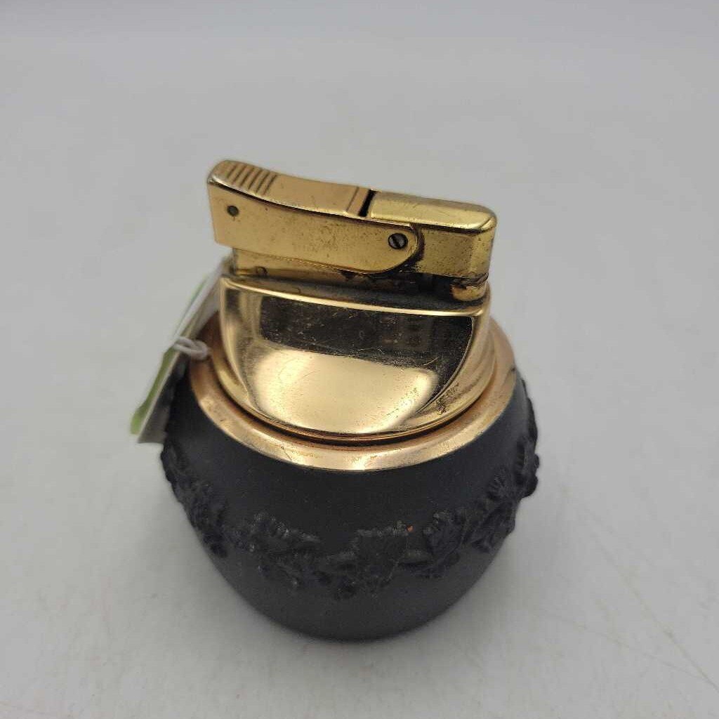 Wedgwood Table Lighter (JL)
