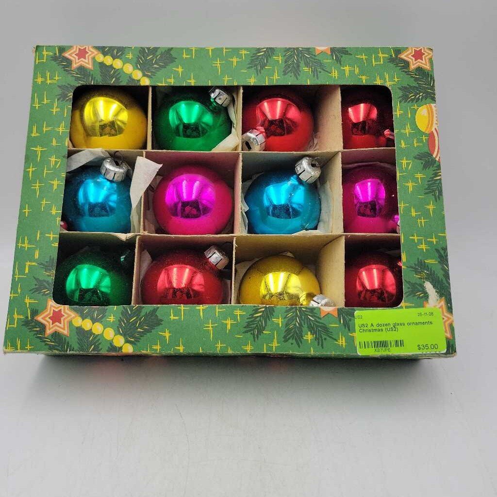 A dozen glass ornaments Christmas (US2)