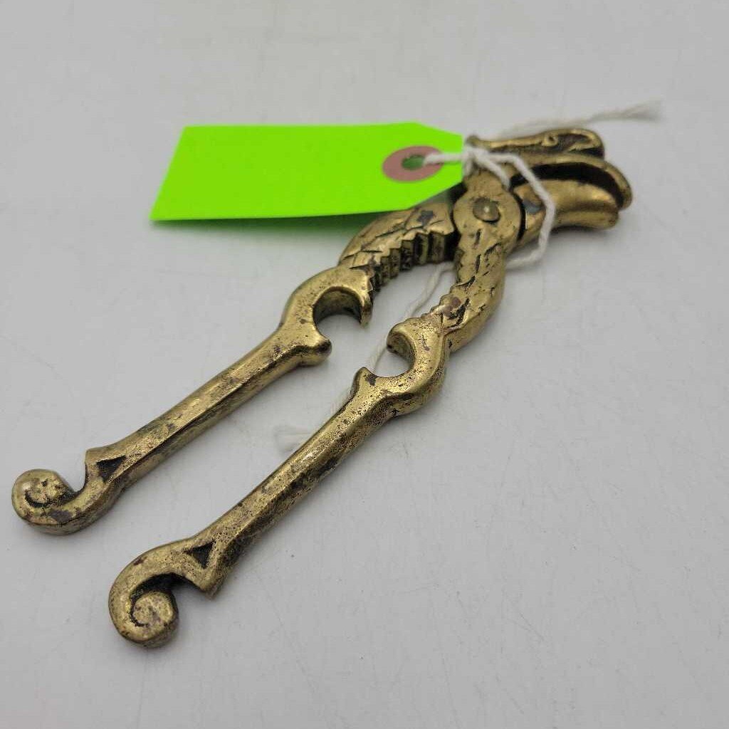 Antique Brass Parrot Nut Cracker (JAS)