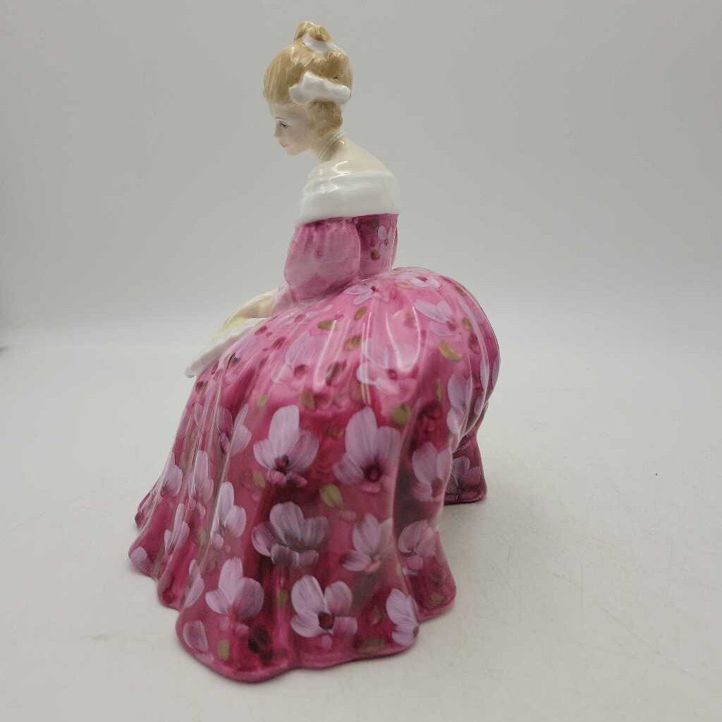 Royal Doulton Victoria HN 2471 (RHA)